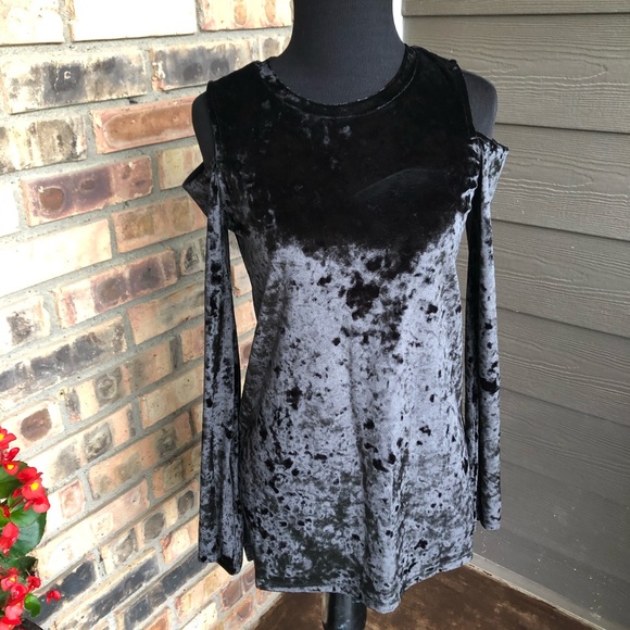 Michael Kors Tops - Michael Kors crushed velvet cold shoulder top szXS